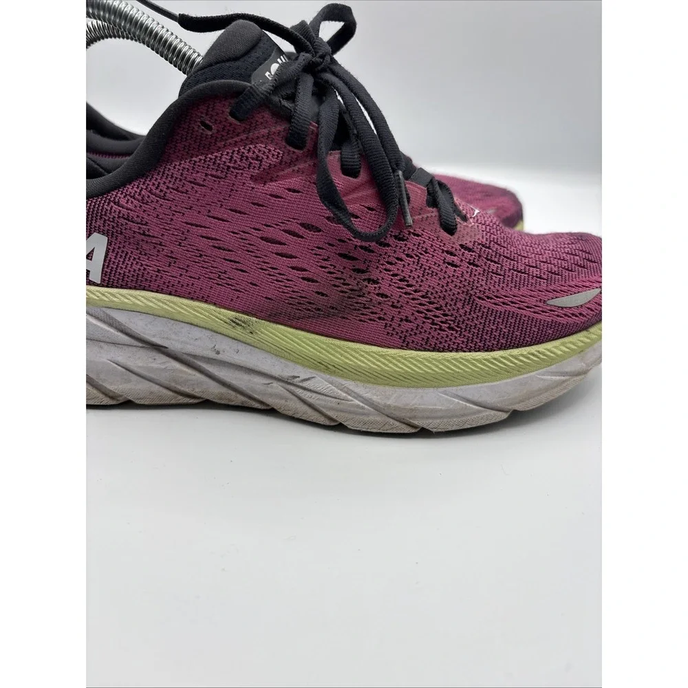 Hoka One One Clifton 8 Sneakers Womens Size 7B Pink Training Gym Athleisure READ